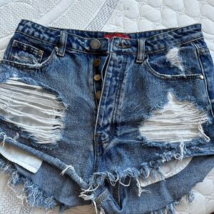 signature distressed shorts